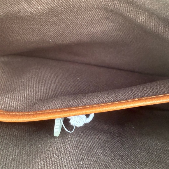 Madewell The Simple Leather Crossbody Bag - Picture 14 of 16